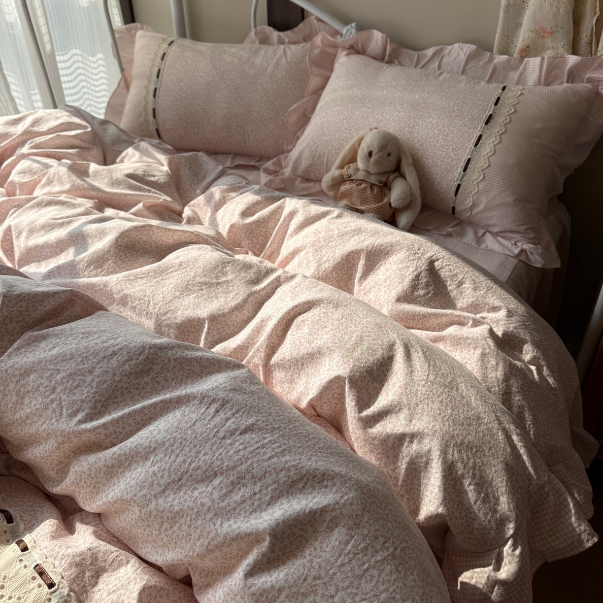 91家纺网 家纺一手货源 找家纺 韩都家居 2026春夏新款韩式小碎花水洗古棉花边四件套 秘境-玉