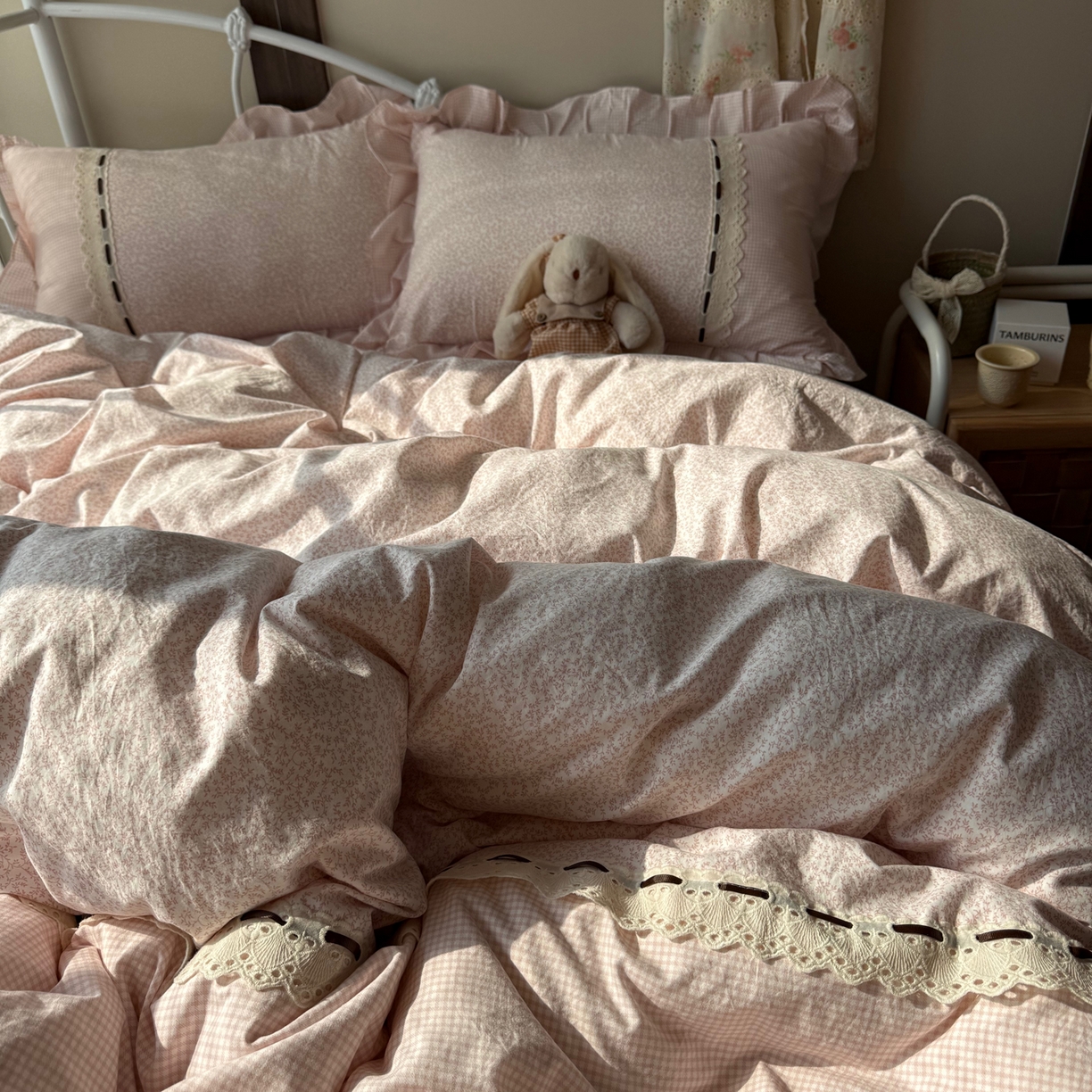 91家纺网 家纺一手货源 找家纺 韩都家居 2026春夏新款韩式小碎花水洗古棉花边四件套 秘境-玉