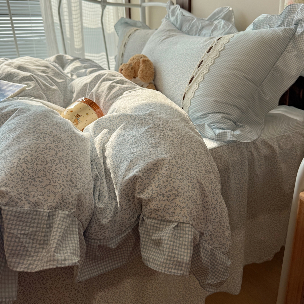 91家纺网 家纺一手货源 找家纺 韩都家居 2026春夏新款韩式小碎花水洗古棉花边四件套 秘境-兰