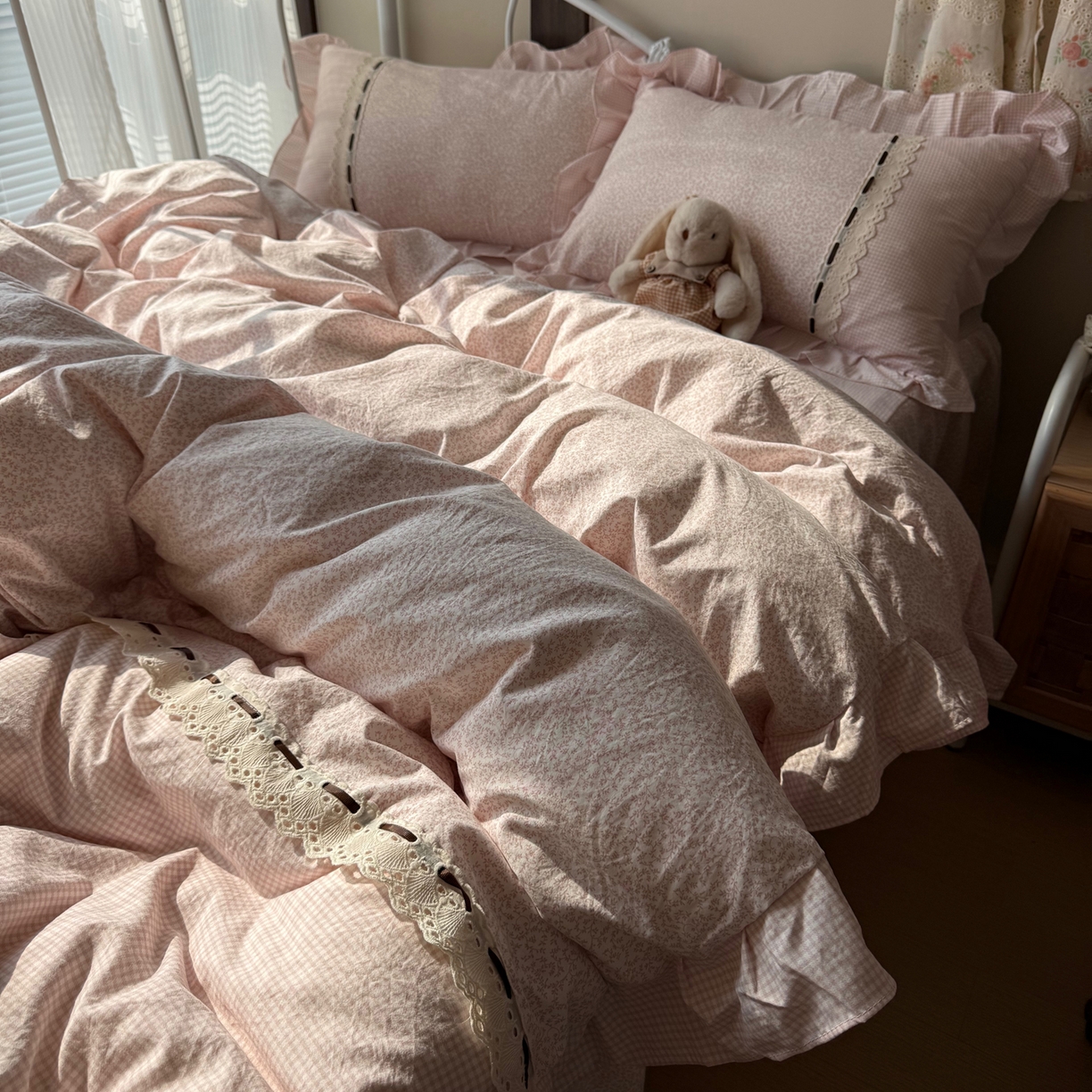 91家纺网 家纺一手货源 找家纺 韩都家居 2026春夏新款韩式小碎花水洗古棉花边四件套 秘境-玉