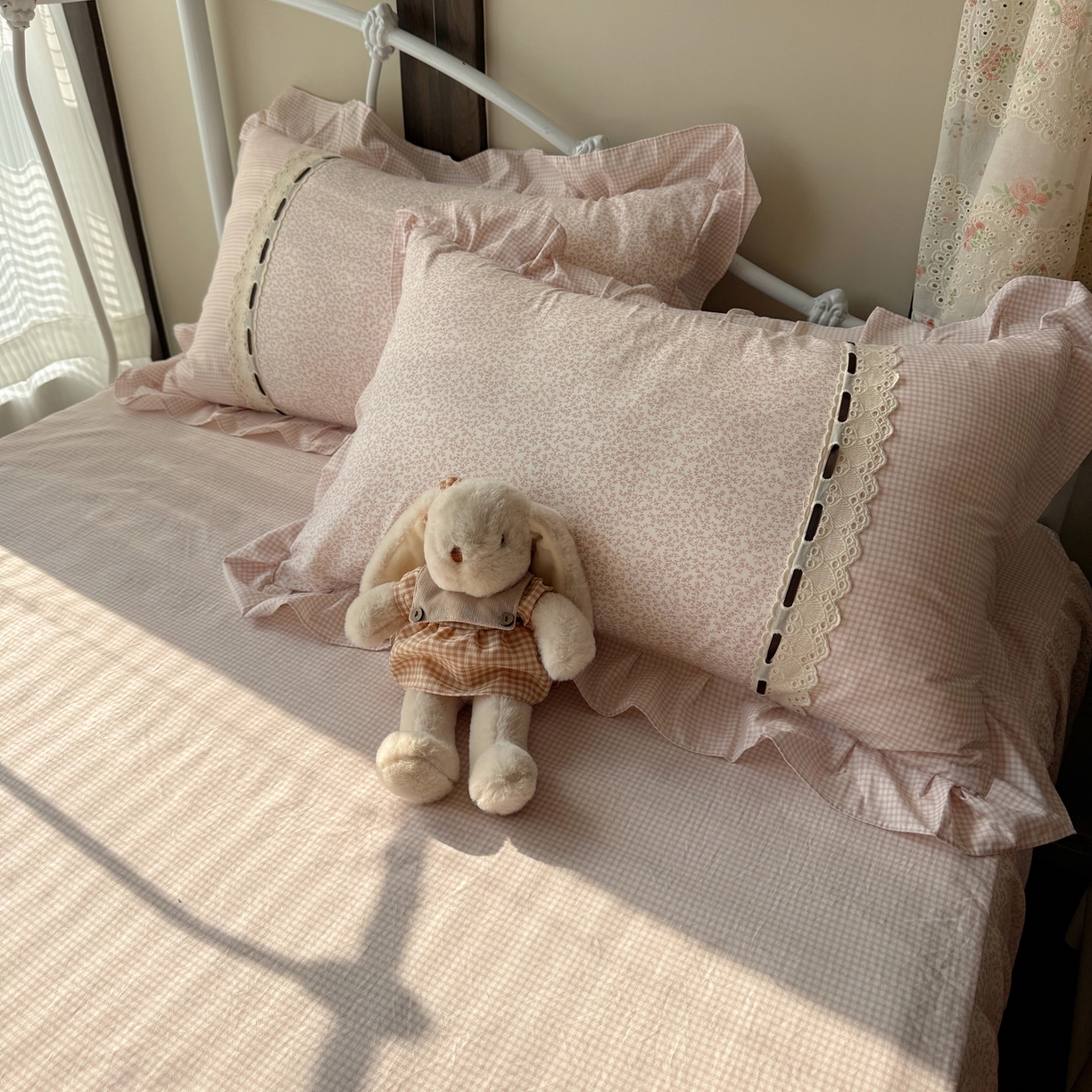 91家纺网 家纺一手货源 找家纺 韩都家居 2026春夏新款韩式小碎花水洗古棉花边四件套 秘境-玉