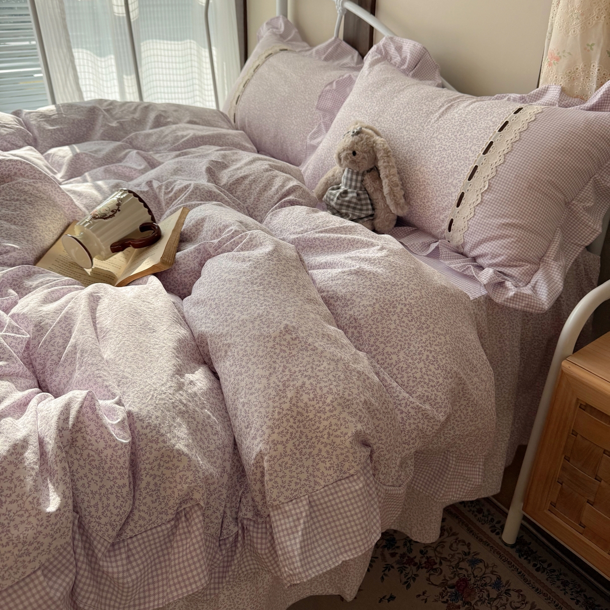 91家纺网 家纺一手货源 找家纺 韩都家居 2026春夏新款韩式小碎花水洗古棉花边四件套 秘境-紫