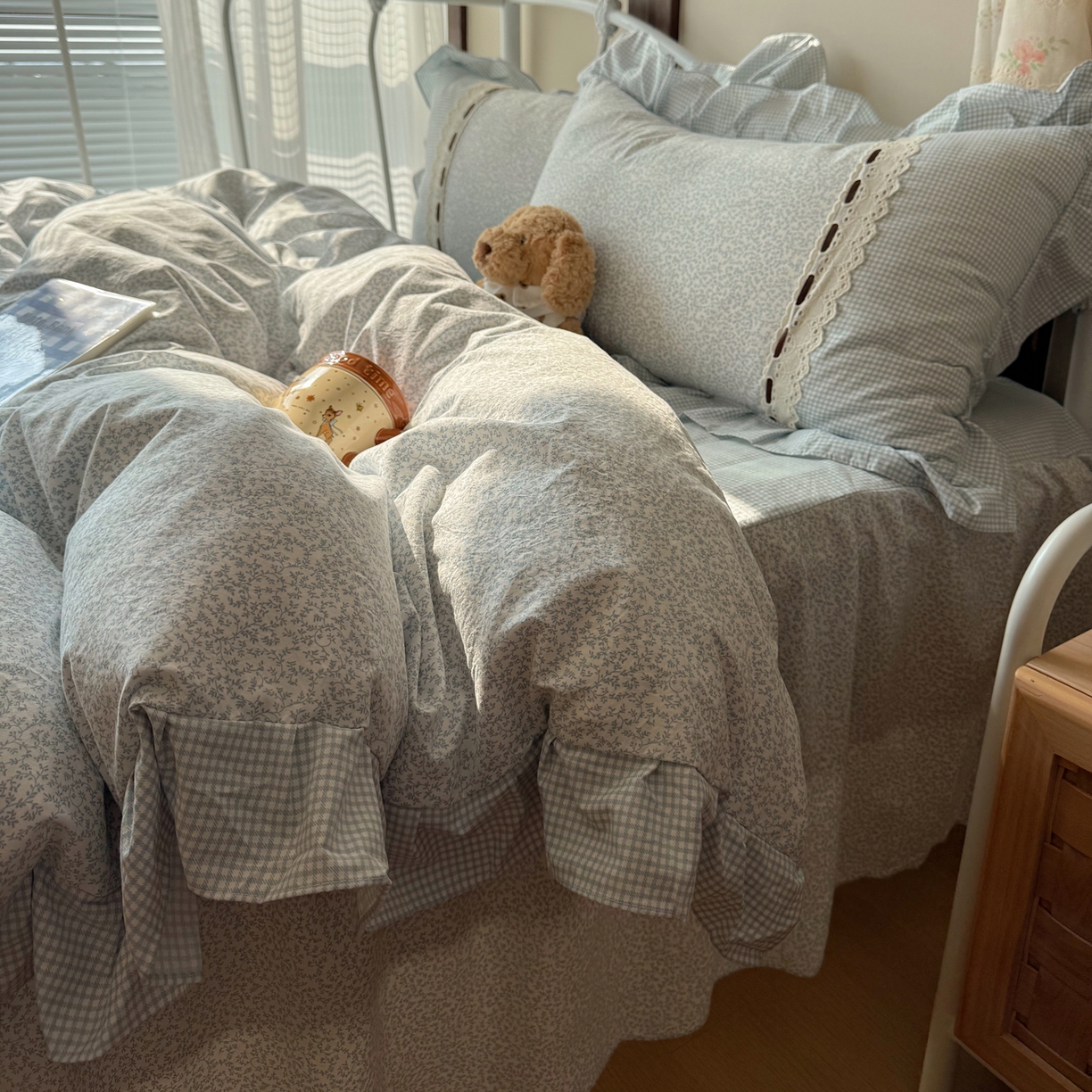 91家纺网 家纺一手货源 找家纺 韩都家居 2026春夏新款韩式小碎花水洗古棉花边四件套 秘境-兰