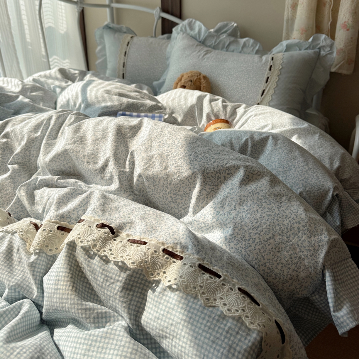 91家纺网 家纺一手货源 找家纺 韩都家居 2026春夏新款韩式小碎花水洗古棉花边四件套 秘境-兰