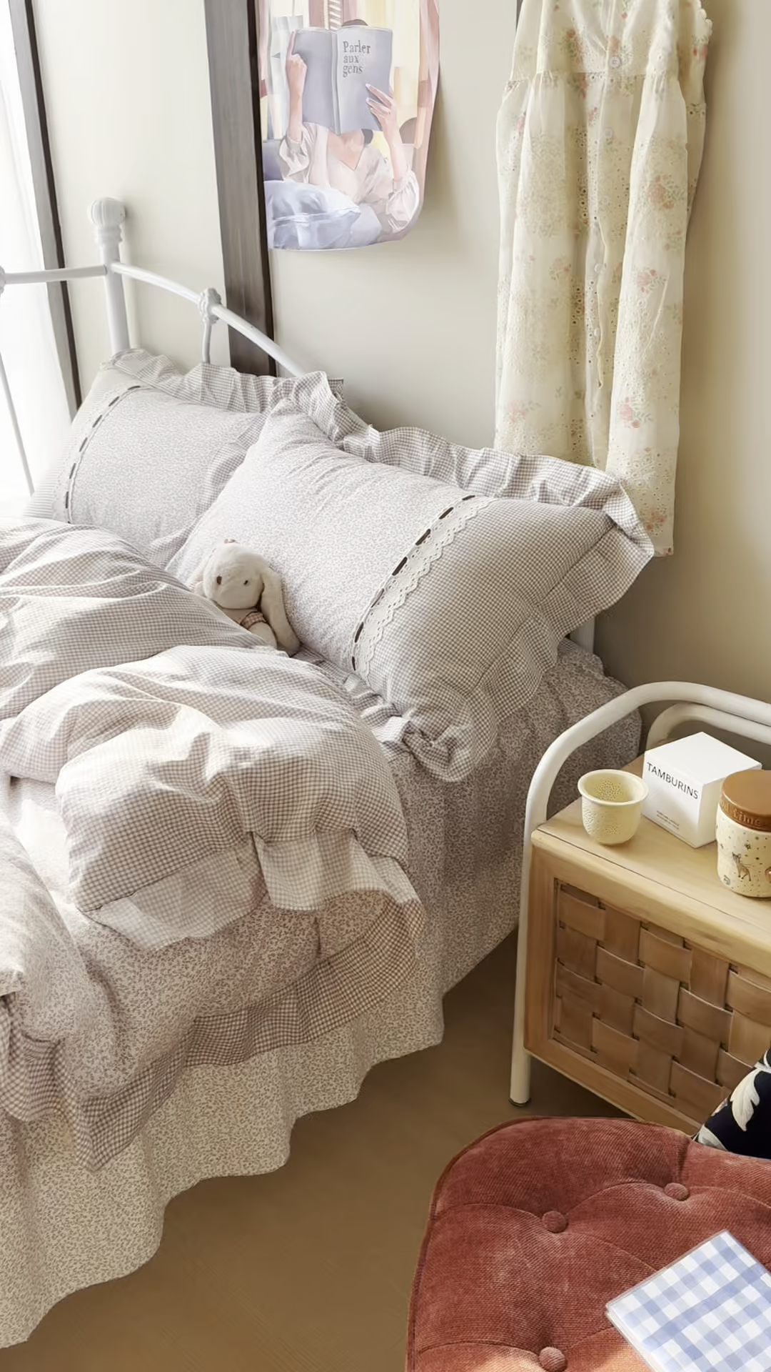 91家纺网 家纺一手货源 找家纺 韩都家居 2026春夏新款韩式小碎花水洗古棉花边四件套 秘境-浅咖