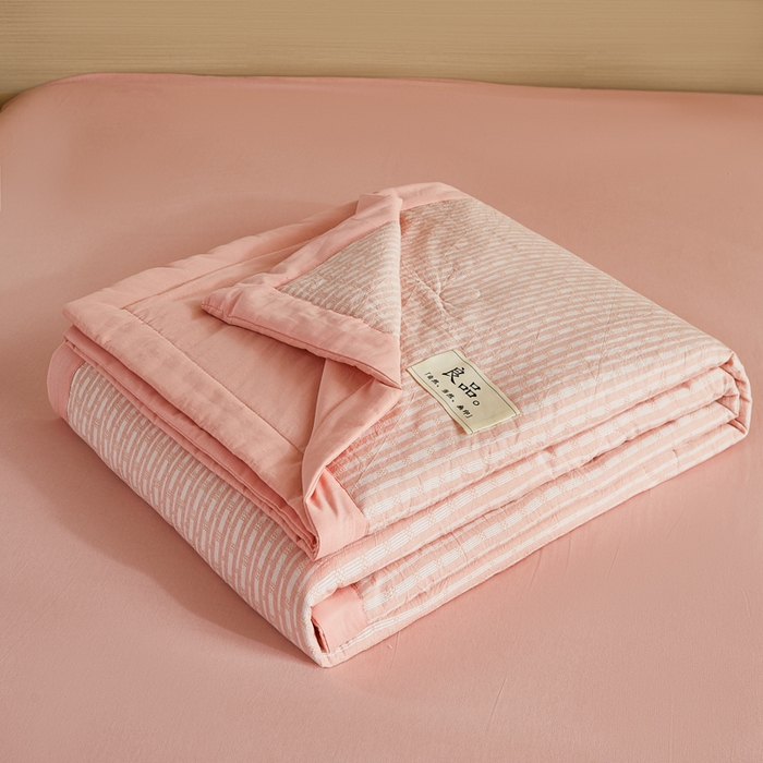 91家纺网 家纺一手货源 找家纺 鸣升家纺 2026新款全棉纯棉麦香提花系列大豆夏被夏凉被空调被 麦香提花条纹粉