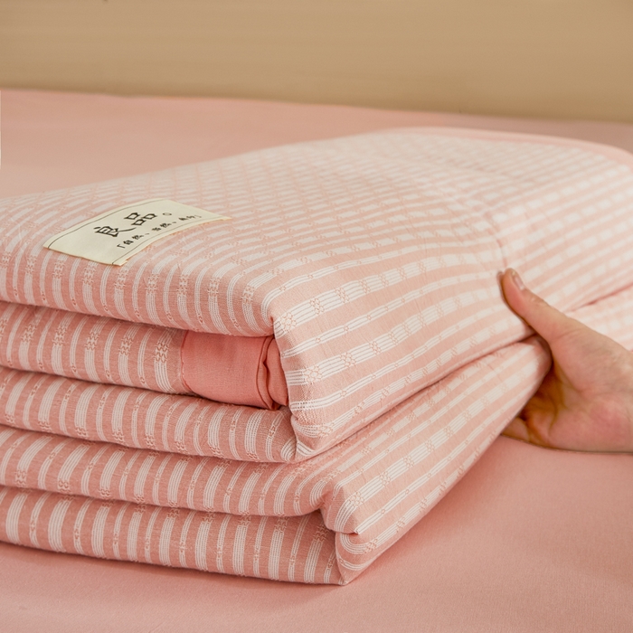 91家纺网 家纺一手货源 找家纺 鸣升家纺 2026新款全棉纯棉麦香提花系列大豆夏被夏凉被空调被 麦香提花条纹粉