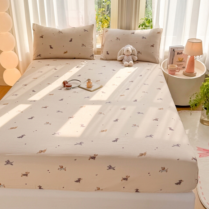 91家纺网 家纺一手货源 找家纺 丝芙妮家居 2026新款四季皱皱棉柔软透气不闷汗木棉床笠单件三件套-系列三 假日小狗