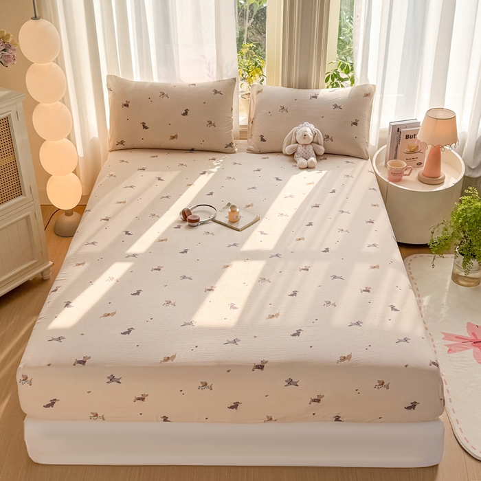 91家纺网 家纺一手货源 找家纺 丝芙妮家居 2026新款四季皱皱棉柔软透气不闷汗木棉床笠单件三件套-系列三 假日小狗