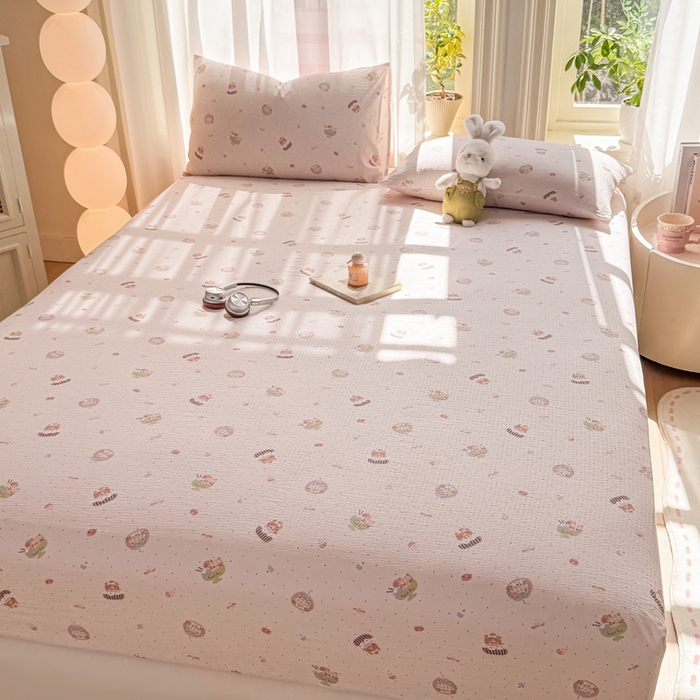 91家纺网 家纺一手货源 找家纺 丝芙妮家居 2026新款四季皱皱棉柔软透气不闷汗木棉床笠单件三件套-系列三 莓果冰淇淋