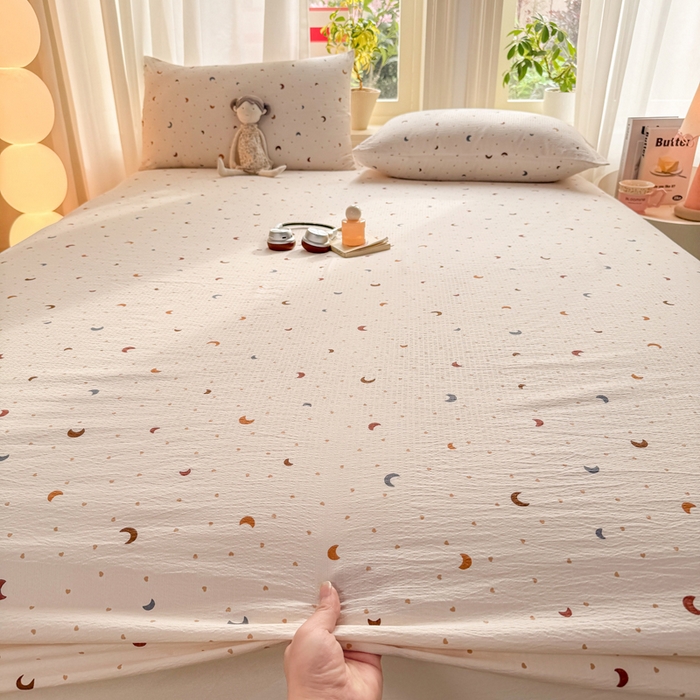 91家纺网 家纺一手货源 找家纺 丝芙妮家居 2026新款四季皱皱棉柔软透气不闷汗木棉床笠单件三件套-系列三 星月点点