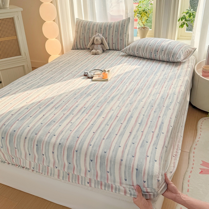 91家纺网 家纺一手货源 找家纺 丝芙妮家居 2026新款四季皱皱棉柔软透气不闷汗木棉床笠单件三件套-系列三 晚安甜心