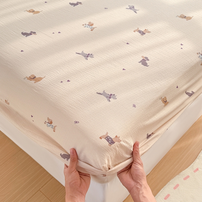 91家纺网 家纺一手货源 找家纺 丝芙妮家居 2026新款四季皱皱棉柔软透气不闷汗木棉床笠单件三件套-系列三 假日小狗