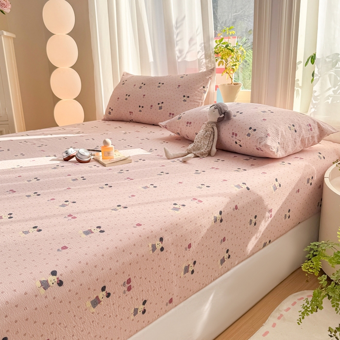 91家纺网 家纺一手货源 找家纺 丝芙妮家居 2026新款四季皱皱棉柔软透气不闷汗木棉床笠单件三件套-系列三 花枝狗狗