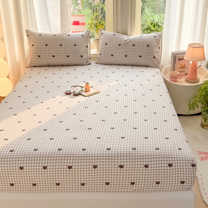 91家纺网 家纺一手货源 找家纺 丝芙妮家居 2026新款四季皱皱棉柔软透气不闷汗木棉床笠单件三件套-系列三 格纹爱心