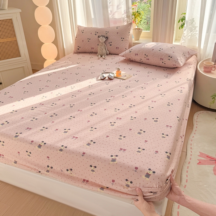 91家纺网 家纺一手货源 找家纺 丝芙妮家居 2026新款四季皱皱棉柔软透气不闷汗木棉床笠单件三件套-系列三 花枝狗狗