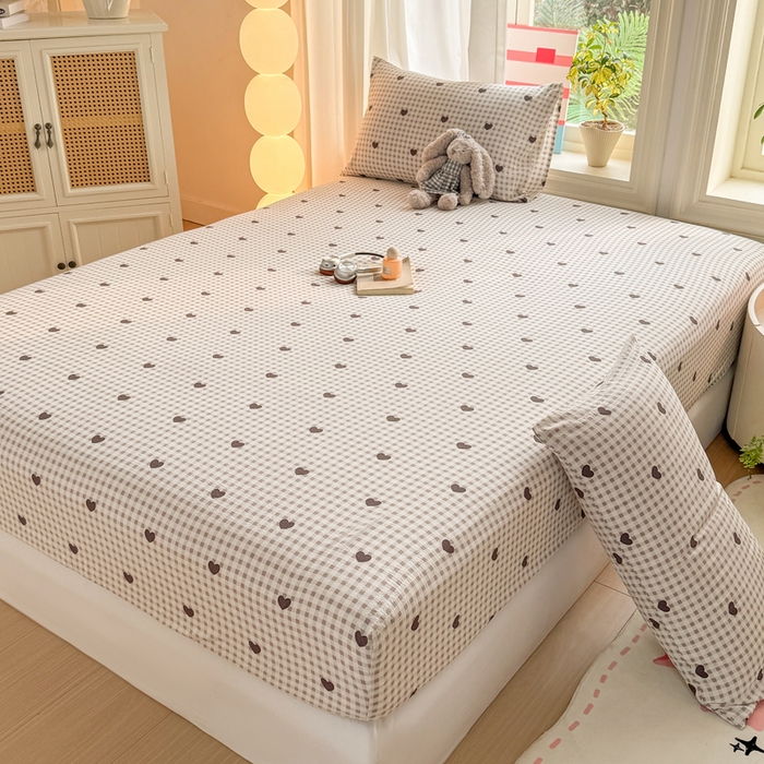 91家纺网 家纺一手货源 找家纺 丝芙妮家居 2026新款四季皱皱棉柔软透气不闷汗木棉床笠单件三件套-系列三 格纹爱心