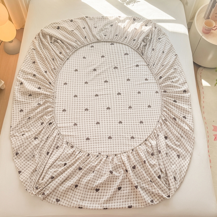 91家纺网 家纺一手货源 找家纺 丝芙妮家居 2026新款四季皱皱棉柔软透气不闷汗木棉床笠单件三件套-系列三 格纹爱心