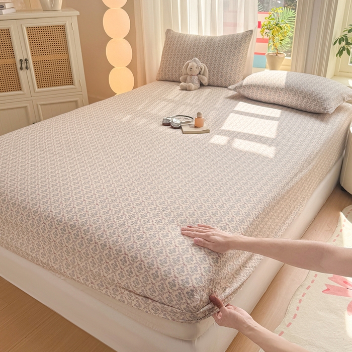 91家纺网 家纺一手货源 找家纺 丝芙妮家居 2026新款四季皱皱棉柔软透气不闷汗木棉床笠单件三件套-系列三 花清梦