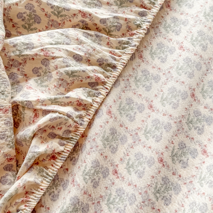 91家纺网 家纺一手货源 找家纺 丝芙妮家居 2026新款四季皱皱棉柔软透气不闷汗木棉床笠单件三件套-系列三 花清梦