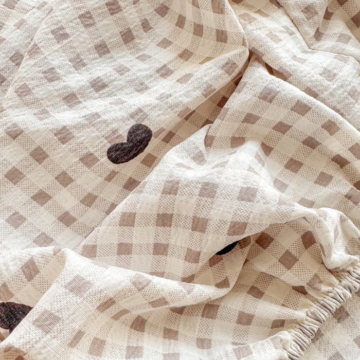 91家纺网 家纺一手货源 找家纺 丝芙妮家居 2026新款四季皱皱棉柔软透气不闷汗木棉床笠单件三件套-系列三 格纹爱心