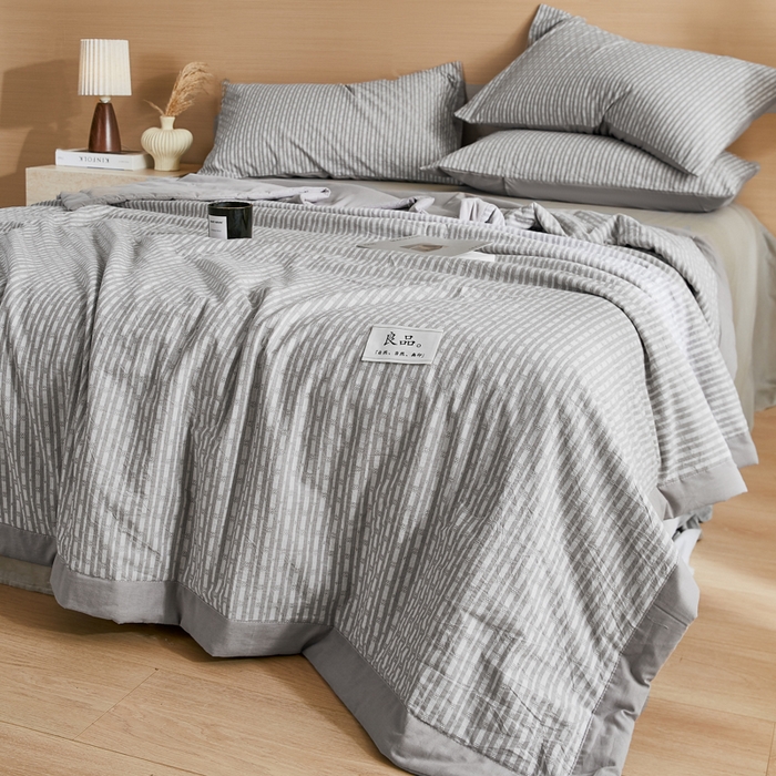 91家纺网 家纺一手货源 找家纺 鸣升家纺 2026新款全棉纯棉麦香提花系列大豆夏被夏凉被空调被 麦香提花条纹灰