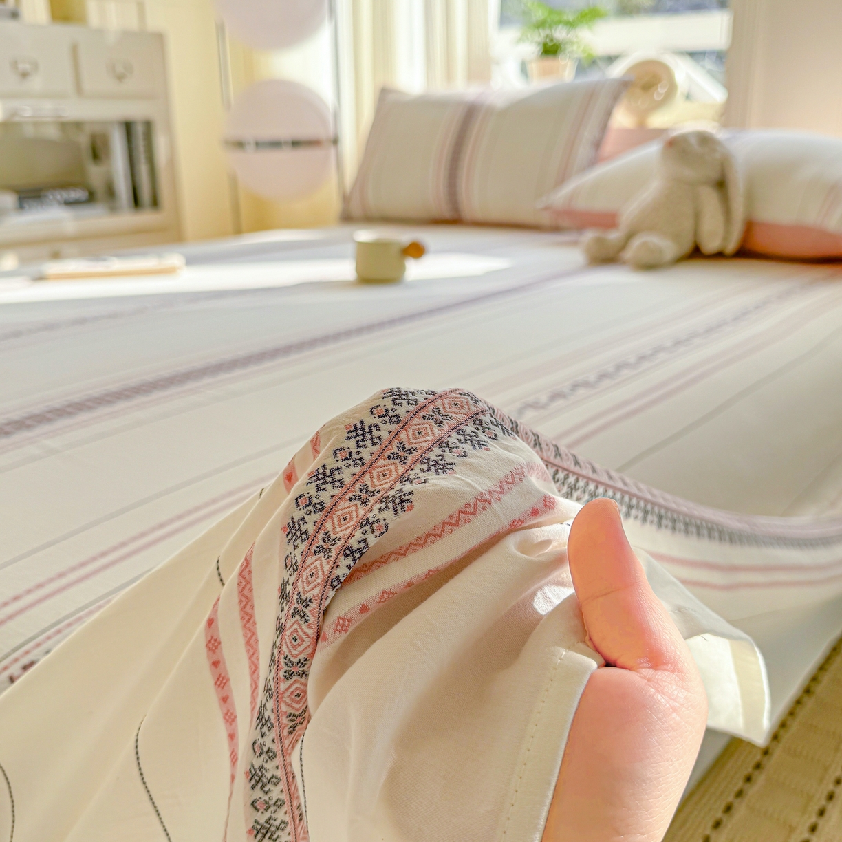 91家纺网 家纺一手货源 找家纺 灰鲸 2026新款全棉纯棉色织提花床单单床单床单单件 费尔岛小马-粉