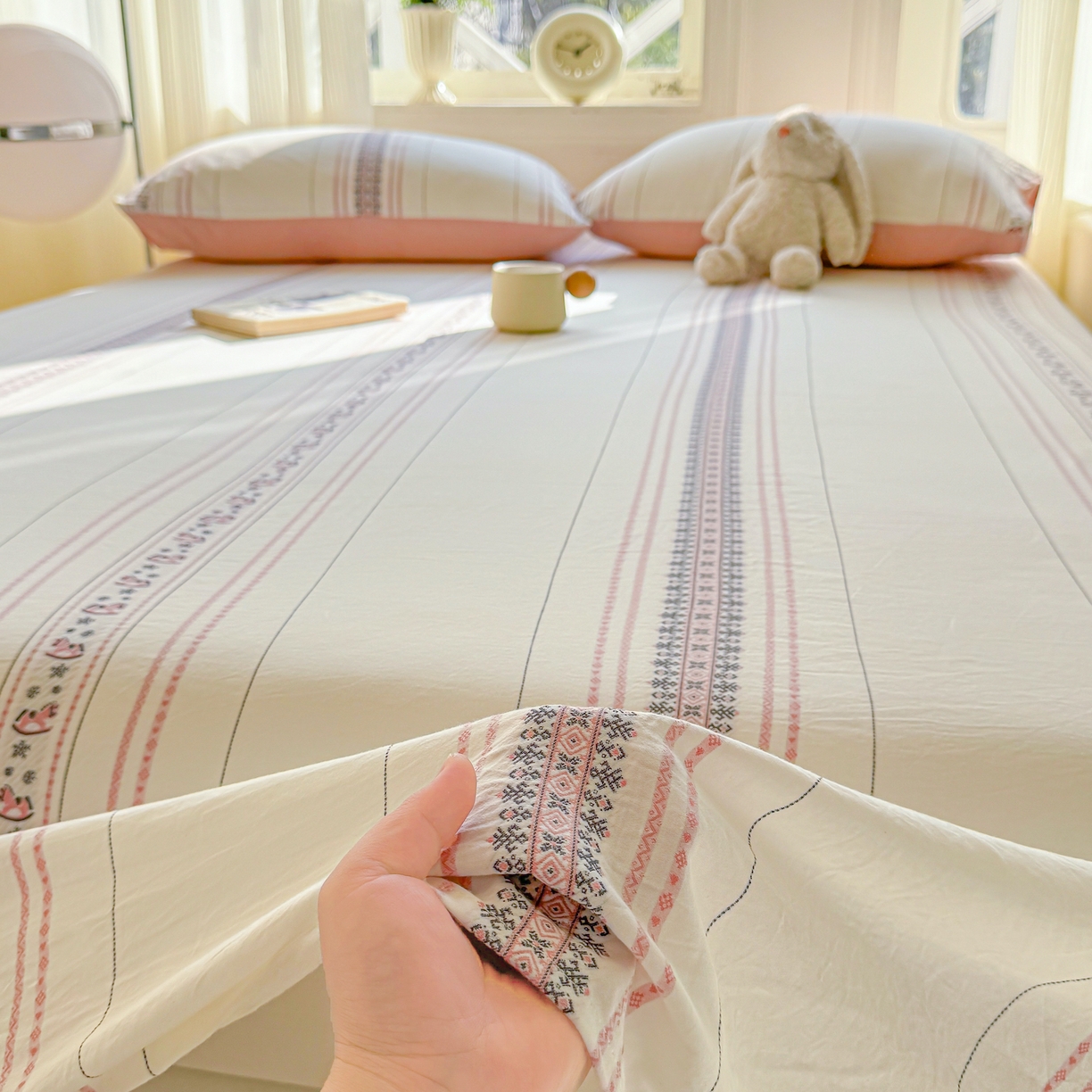 91家纺网 家纺一手货源 找家纺 灰鲸 2026新款全棉纯棉色织提花床单单床单床单单件 费尔岛小马-粉