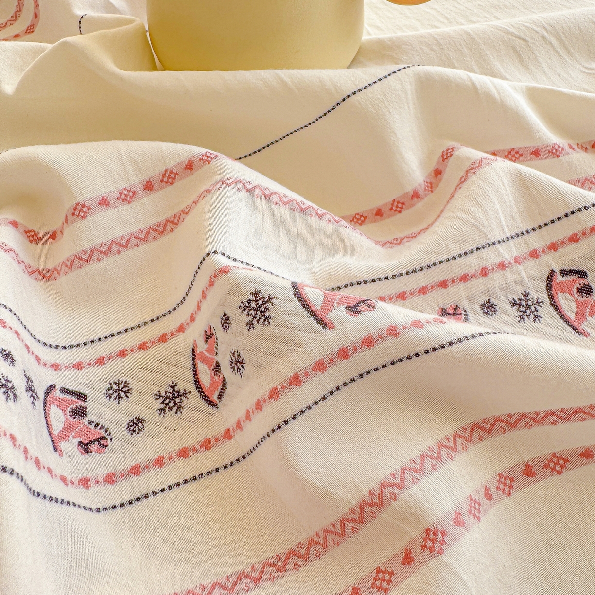 91家纺网 家纺一手货源 找家纺 灰鲸 2026新款全棉纯棉色织提花床单单床单床单单件 费尔岛小马-粉