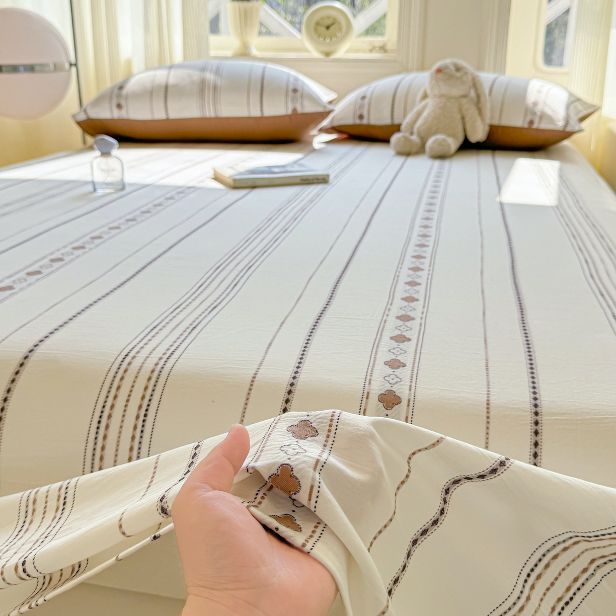 91家纺网 家纺一手货源 找家纺 灰鲸 2026新款全棉纯棉色织提花床单单床单床单单件 四叶星语-咖