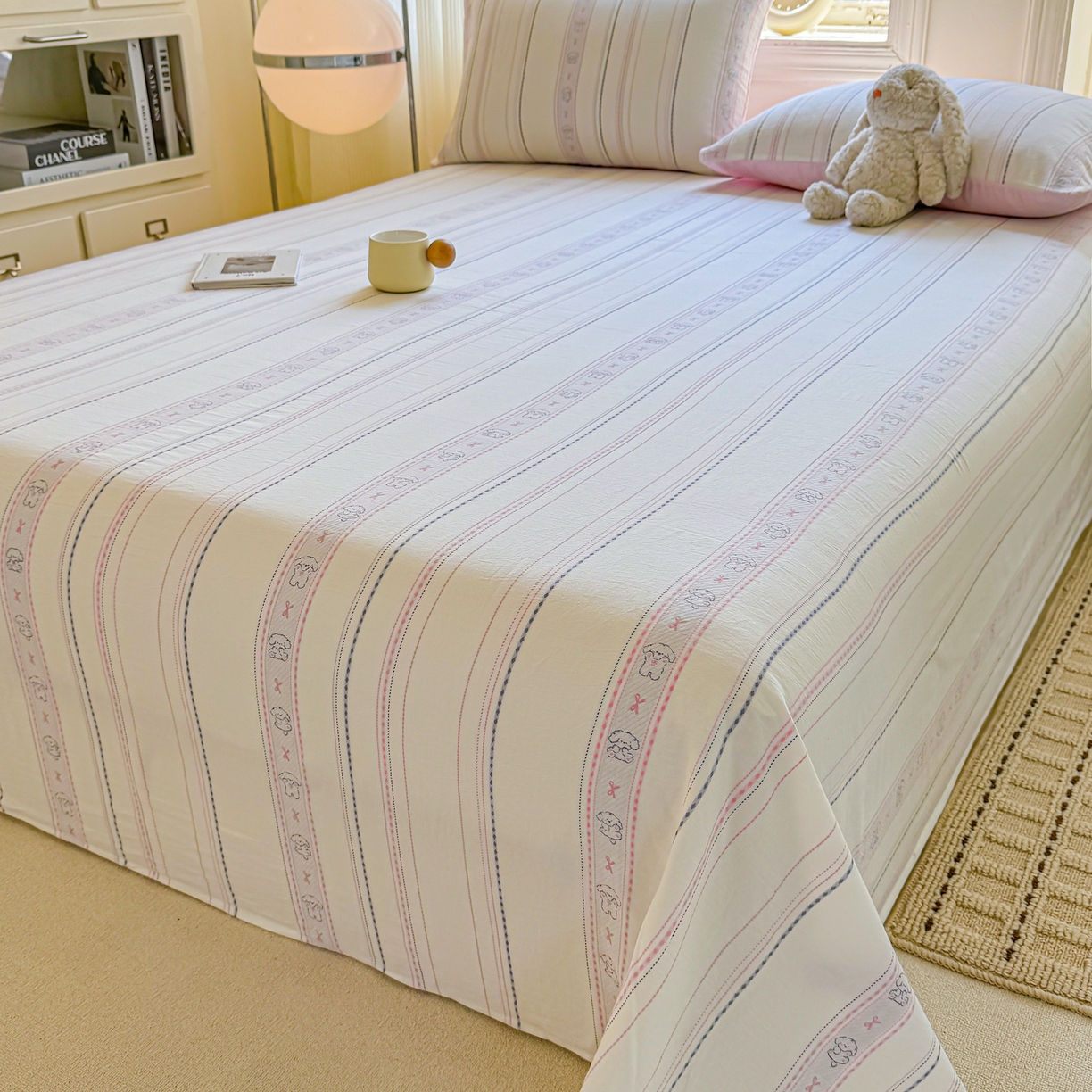 91家纺网 家纺一手货源 找家纺 灰鲸 2026新款全棉纯棉色织提花床单单床单床单单件 线条小狗-粉