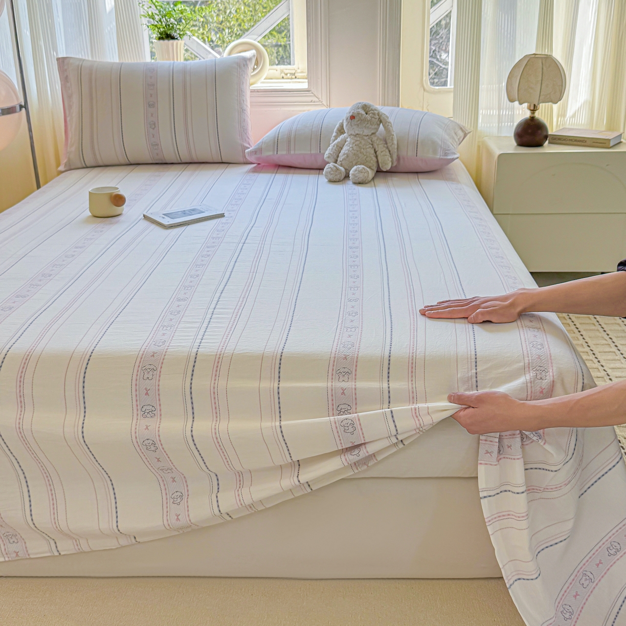 91家纺网 家纺一手货源 找家纺 灰鲸 2026新款全棉纯棉色织提花床单单床单床单单件 线条小狗-粉