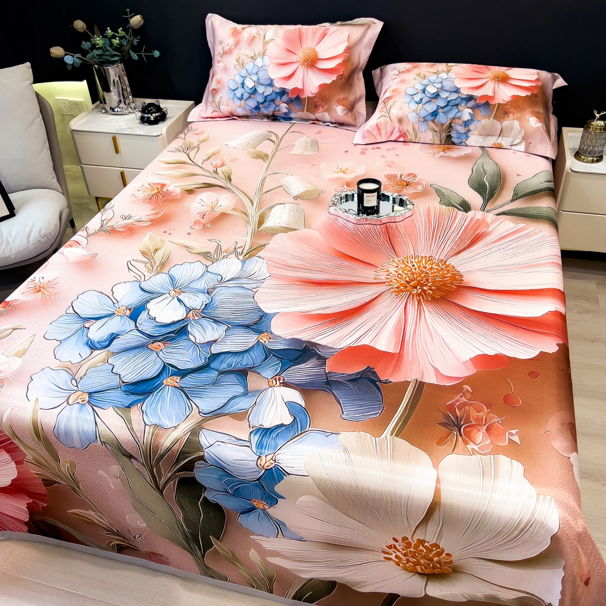 91家纺网 家纺一手货源 找家纺 梵克保罗 2026春夏新款数码印花大版高克重冰丝凉席三件套 花楹