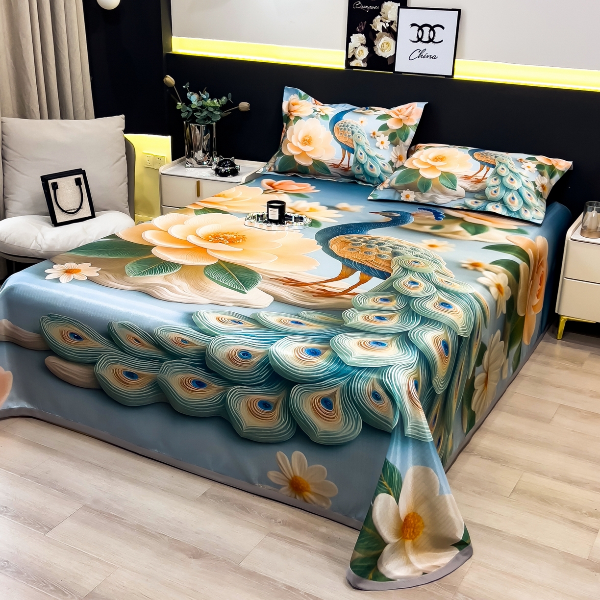 91家纺网 家纺一手货源 找家纺 梵克保罗 2026春夏新款数码印花大版高克重冰丝凉席三件套 孔雀