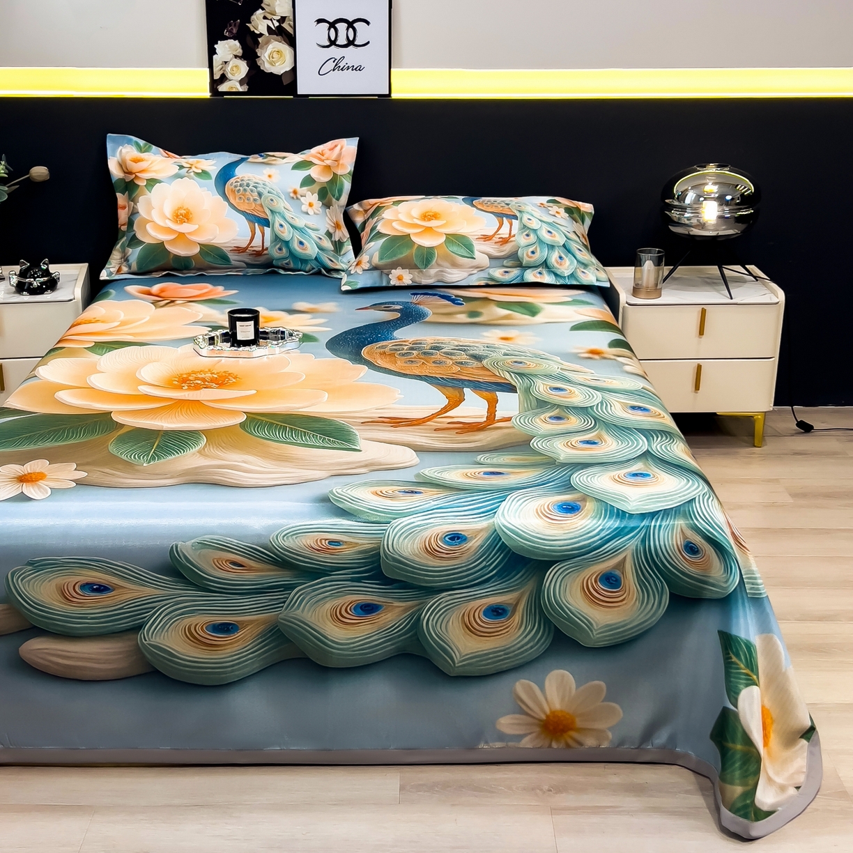 91家纺网 家纺一手货源 找家纺 梵克保罗 2026春夏新款数码印花大版高克重冰丝凉席三件套 孔雀