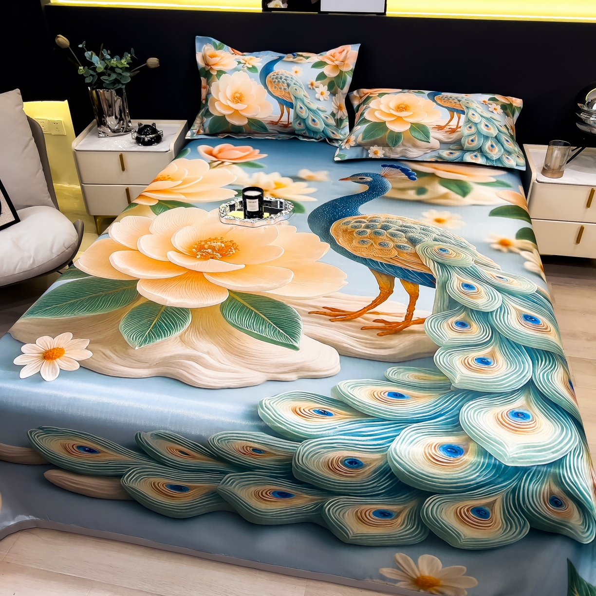 91家纺网 家纺一手货源 找家纺 梵克保罗 2026春夏新款数码印花大版高克重冰丝凉席三件套 孔雀