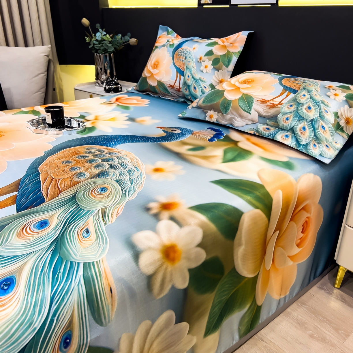 91家纺网 家纺一手货源 找家纺 梵克保罗 2026春夏新款数码印花大版高克重冰丝凉席三件套 孔雀