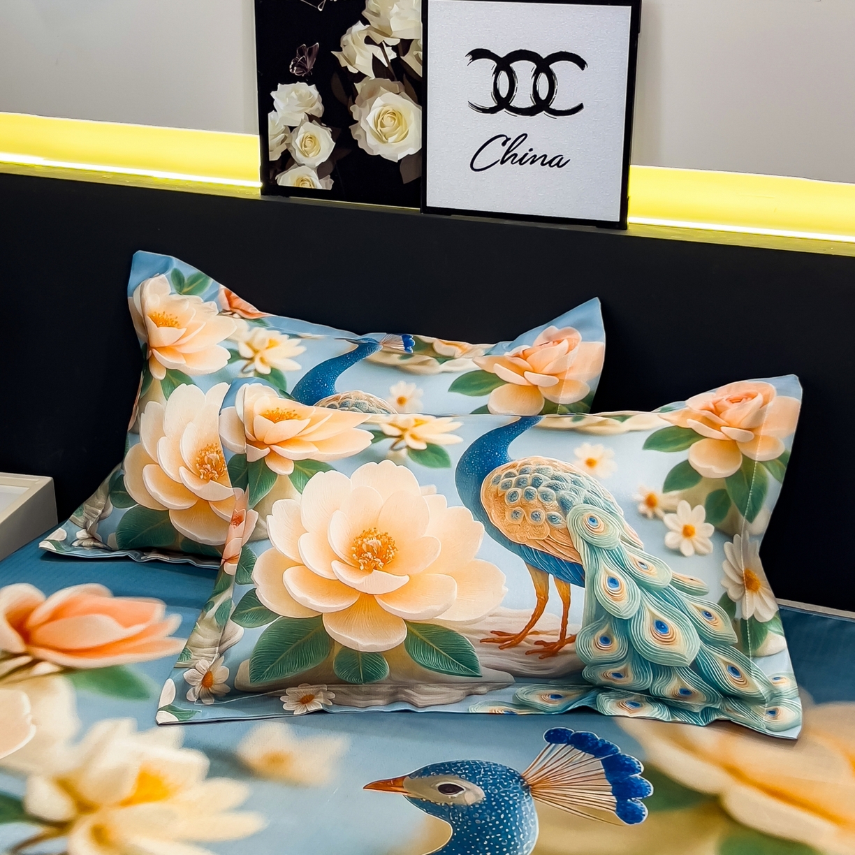 91家纺网 家纺一手货源 找家纺 梵克保罗 2026春夏新款数码印花大版高克重冰丝凉席三件套 孔雀