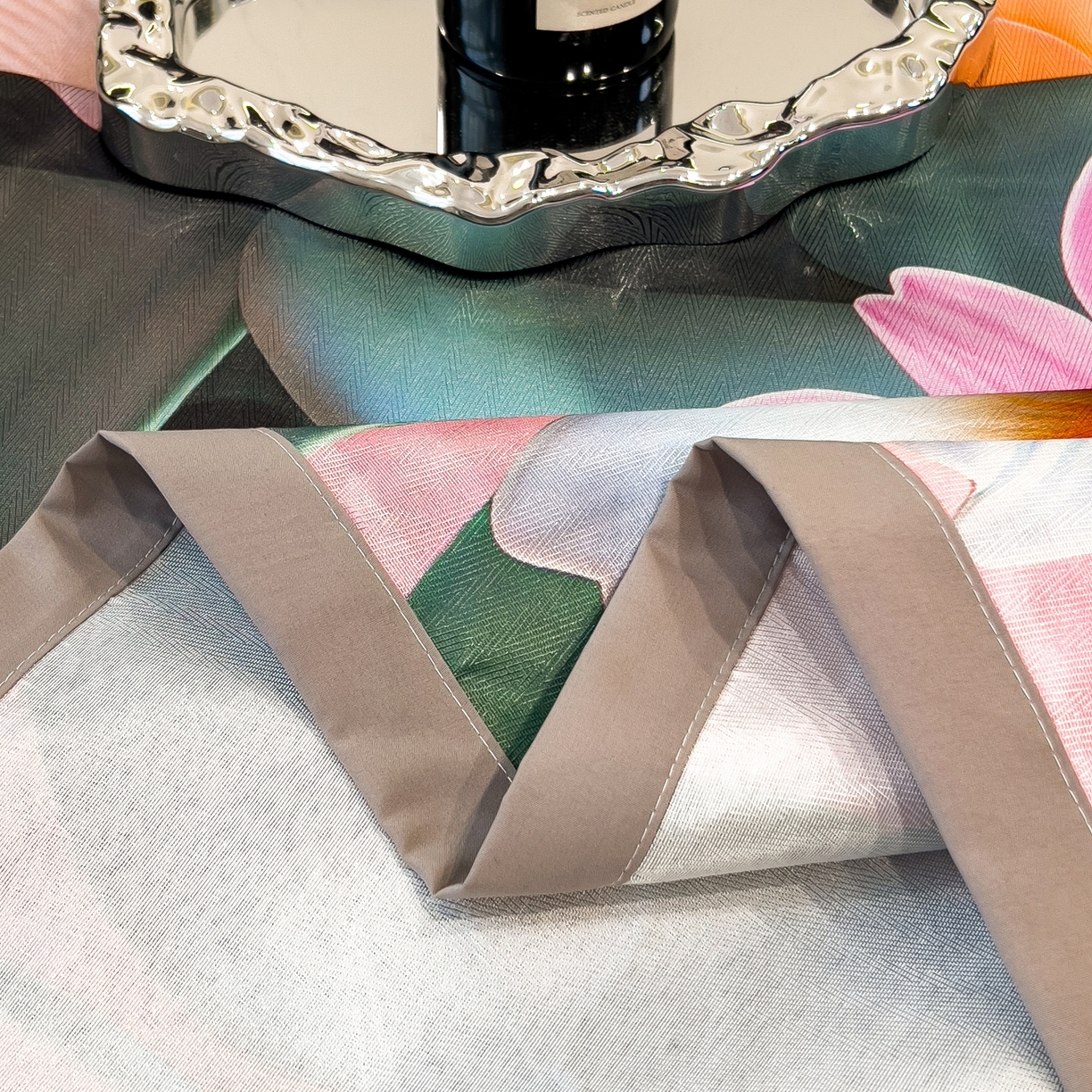 91家纺网 家纺一手货源 找家纺 梵克保罗 2026春夏新款数码印花大版高克重冰丝凉席三件套 曼陀罗