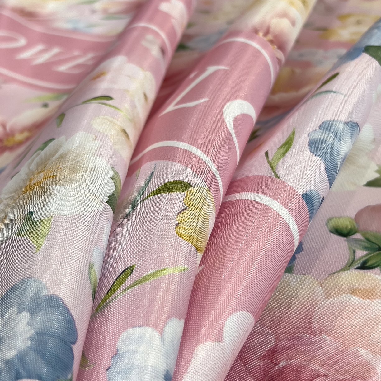 91家纺网 家纺一手货源 找家纺 梵克保罗 2026春夏新款凉感冰丝凉席床单款凉席三件套 玫瑰佳人