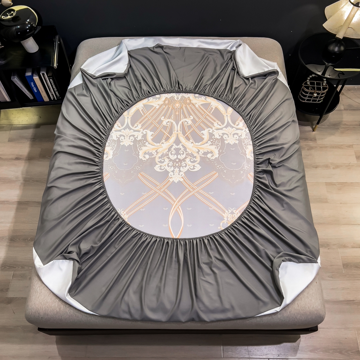 91家纺网 家纺一手货源 找家纺 梵克保罗 2026春夏新款数码印花大版高克重冰丝凉席床笠款三件套 艾德琳