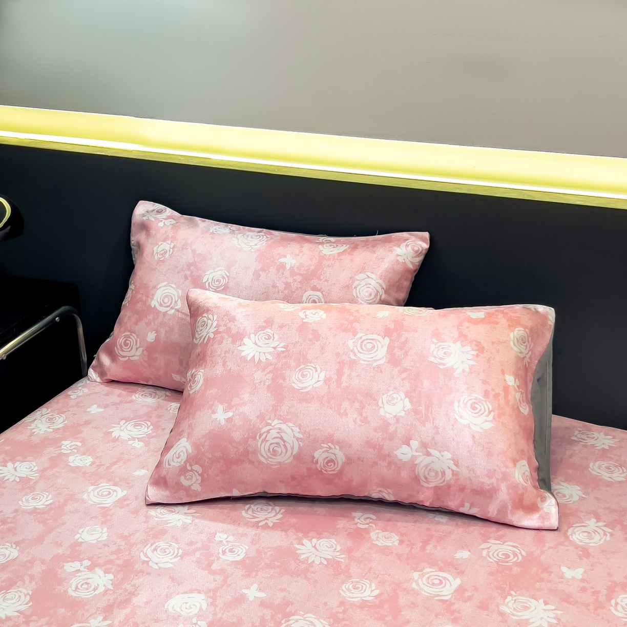 91家纺网 家纺一手货源 找家纺 梵克保罗 2026春夏新款数码印花大版高克重冰丝凉席床笠款三件套 时见