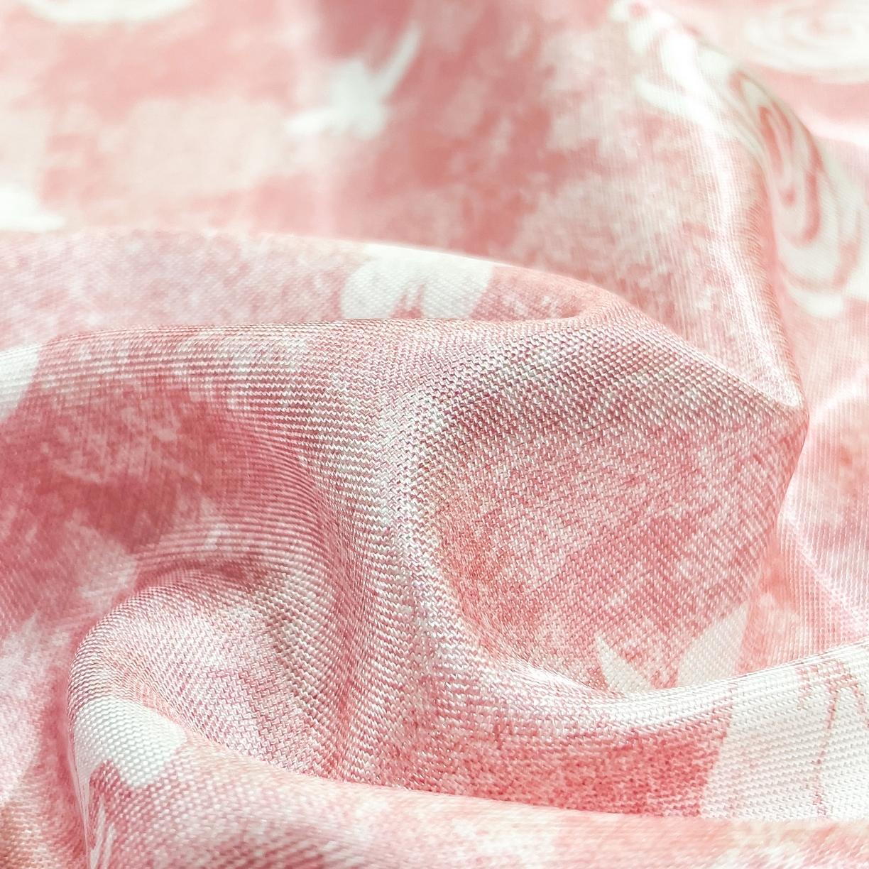 91家纺网 家纺一手货源 找家纺 梵克保罗 2026春夏新款数码印花大版高克重冰丝凉席床笠款三件套 时见