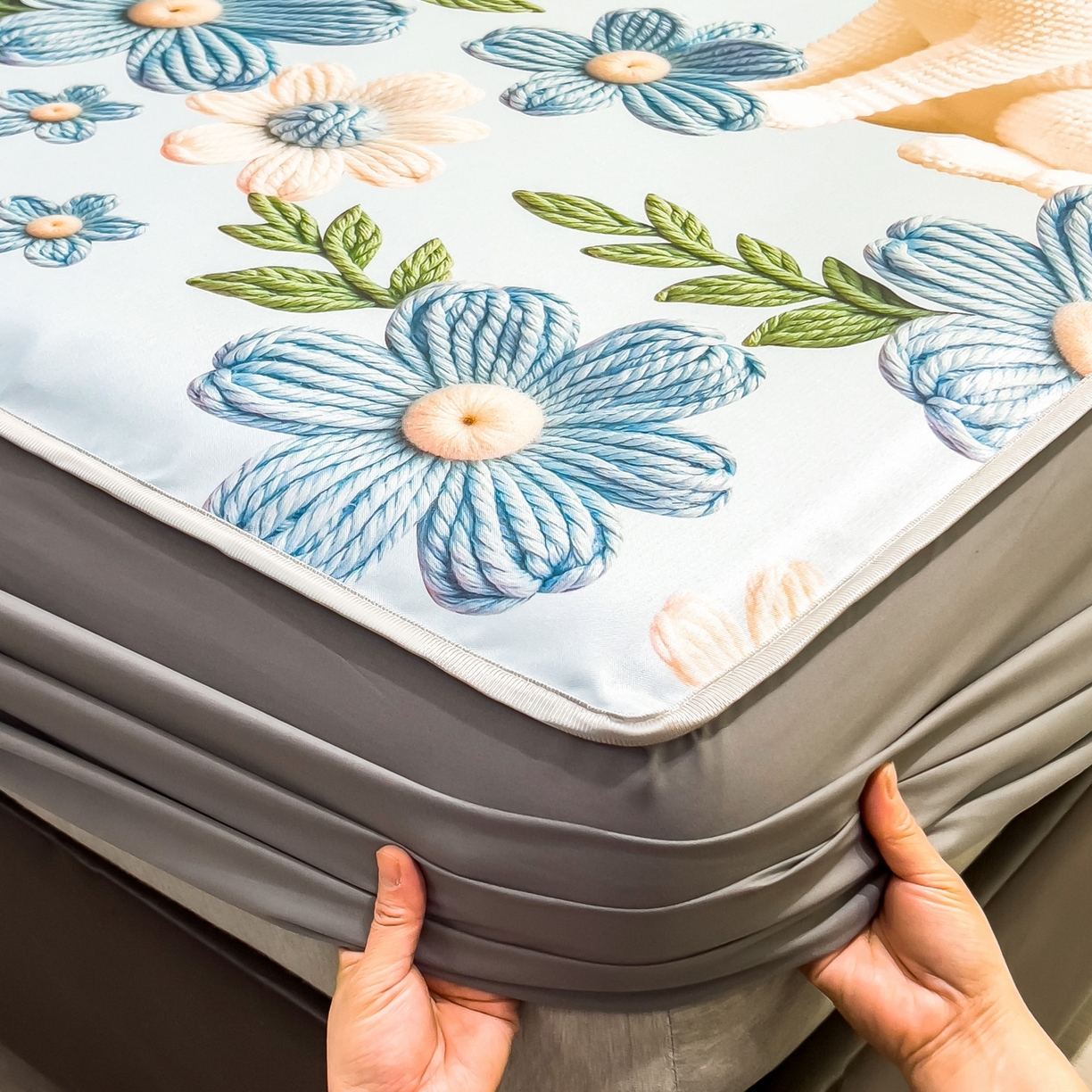 91家纺网 家纺一手货源 找家纺 梵克保罗 2026春夏新款数码印花大版高克重冰丝凉席床笠款三件套 拾光者