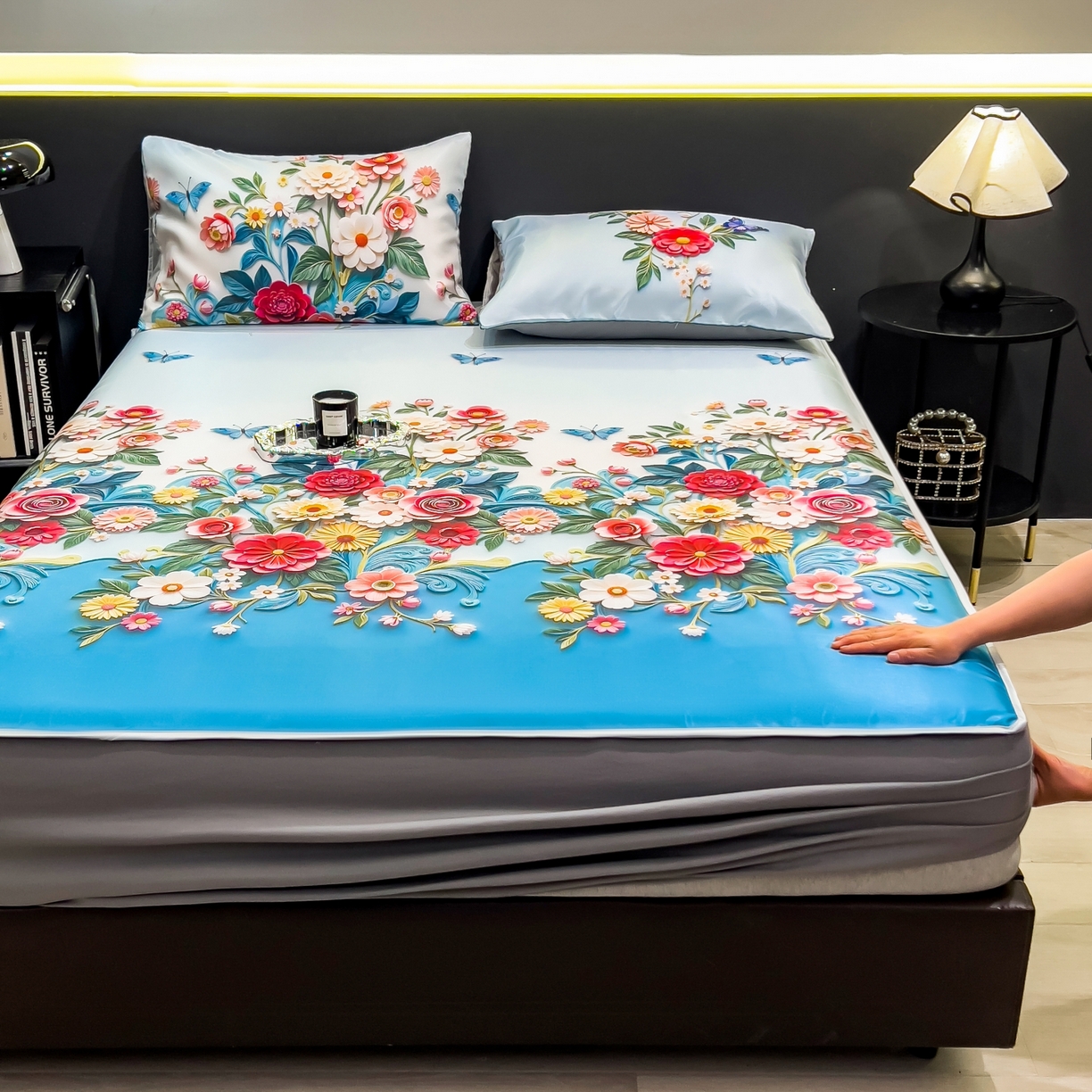 91家纺网 家纺一手货源 找家纺 梵克保罗 2026春夏新款数码印花大版高克重冰丝凉席床笠款三件套 晚棠