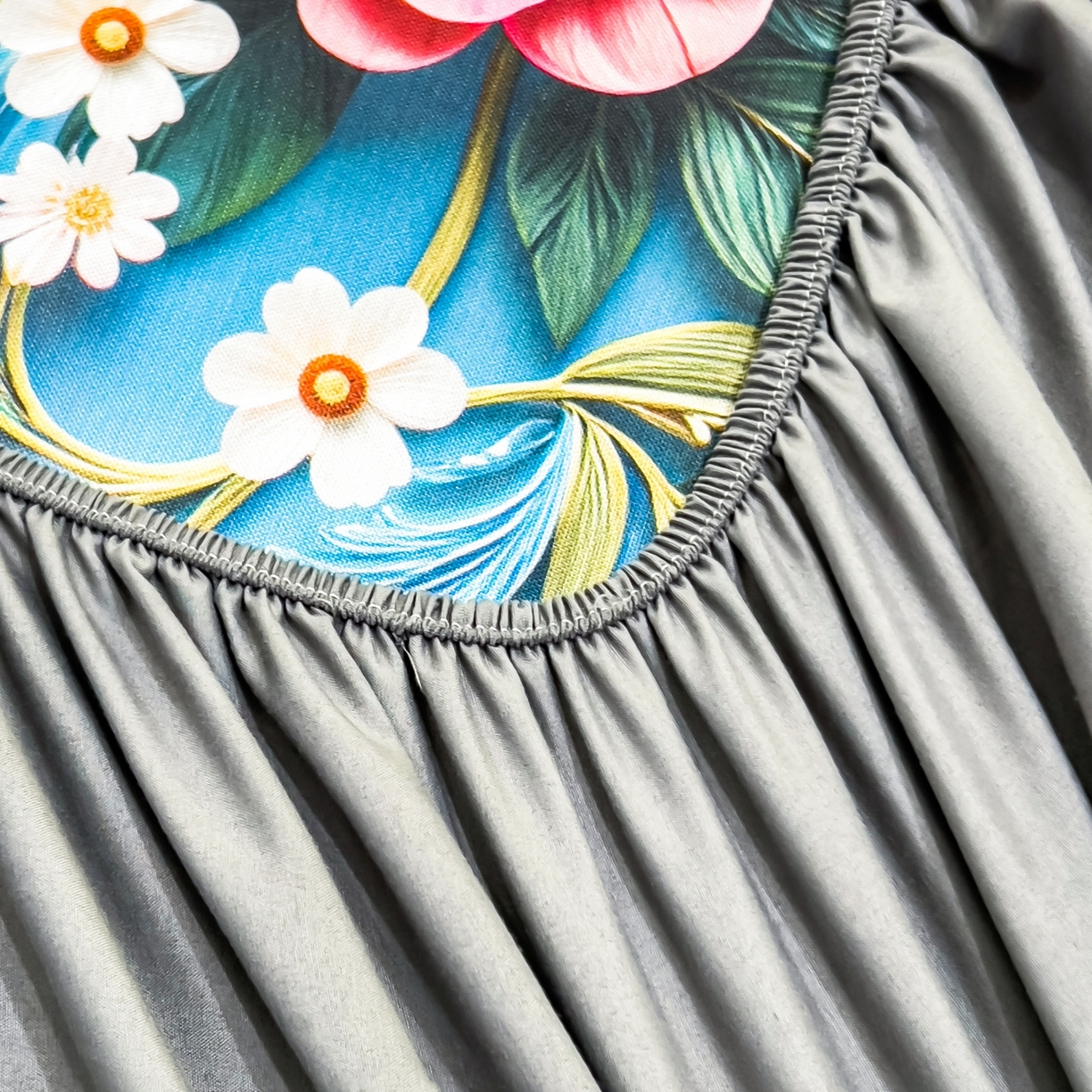 91家纺网 家纺一手货源 找家纺 梵克保罗 2026春夏新款数码印花大版高克重冰丝凉席床笠款三件套 晚棠