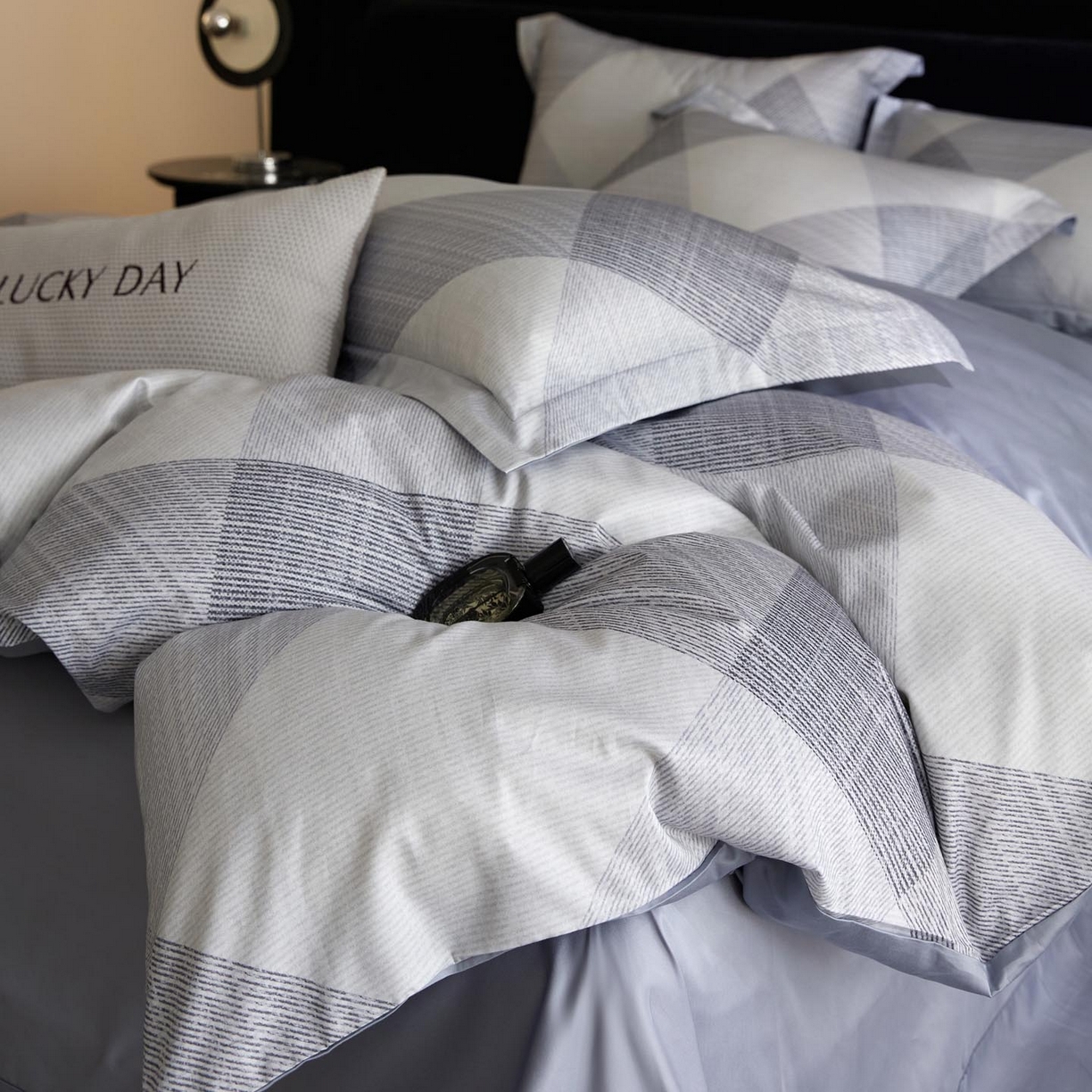 91家纺网 家纺一手货源 找家纺 帅露家纺 2026新款全棉60支长绒棉数码印花四件套 林川兰