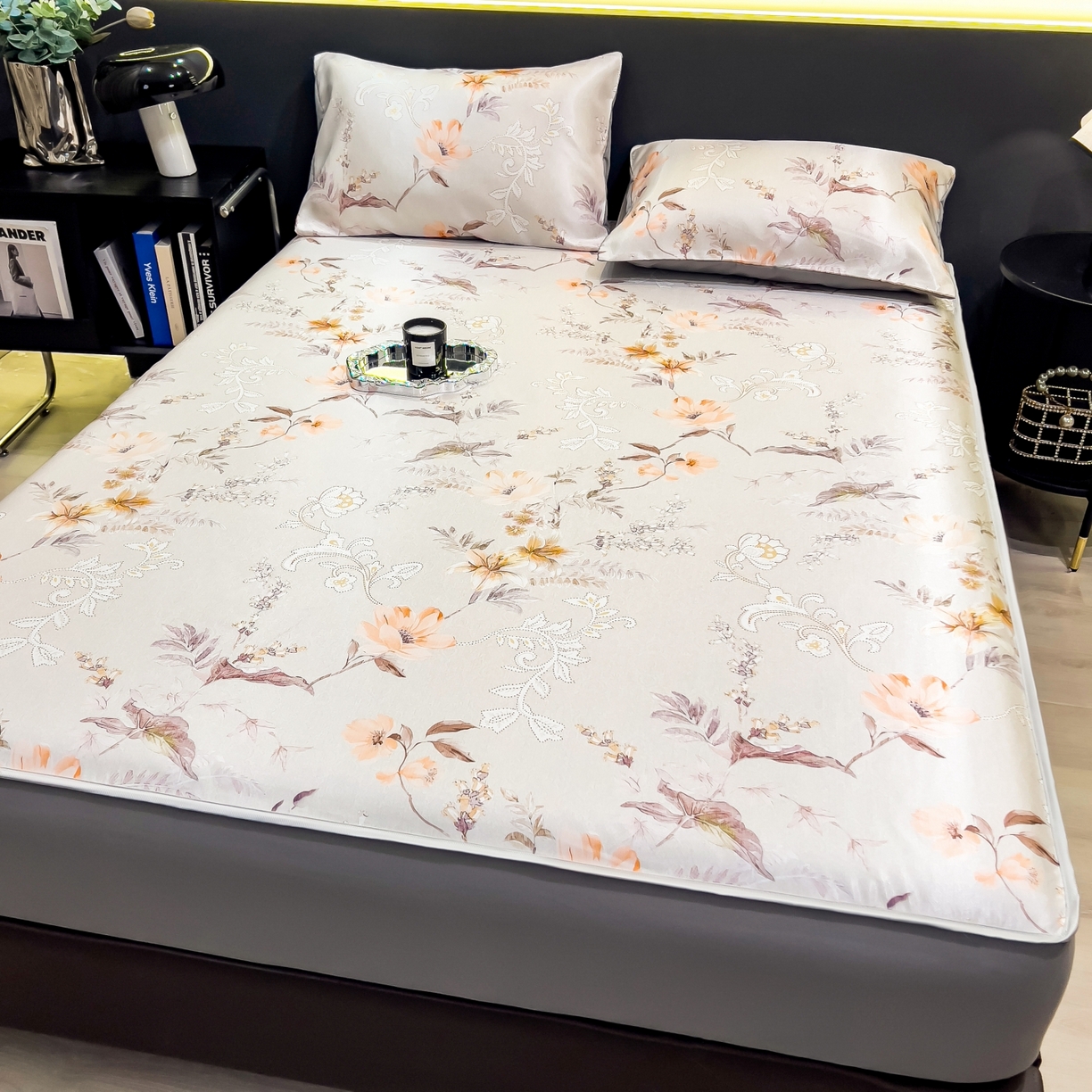 91家纺网 家纺一手货源 找家纺 梵克保罗 2026春夏新款数码印花大版高克重冰丝凉席床笠款三件套 夏简