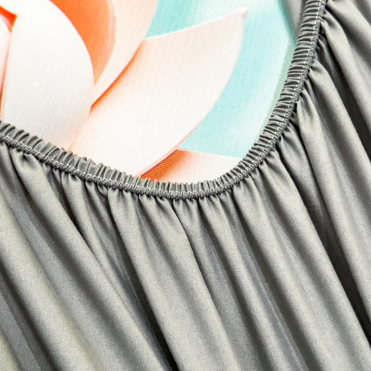 91家纺网 家纺一手货源 找家纺 梵克保罗 2026春夏新款数码印花大版高克重冰丝凉席床笠款三件套 芸白