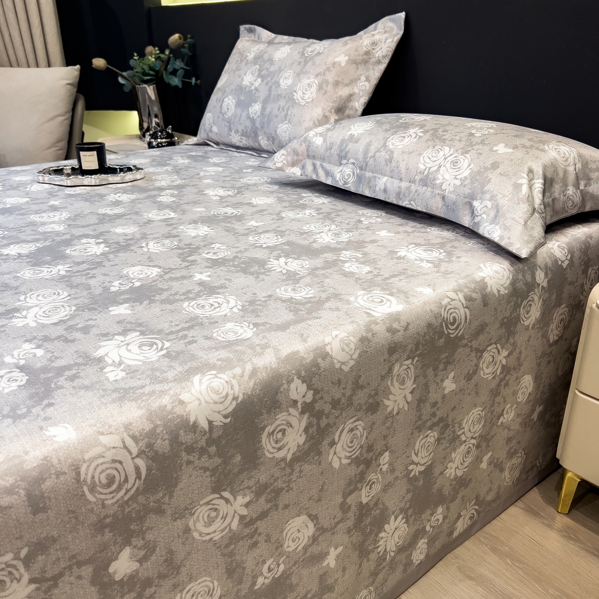 91家纺网 家纺一手货源 找家纺 梵克保罗 2026春夏新款凉感冰丝凉席床单款凉席三件套 予光